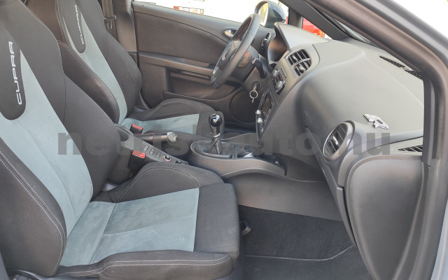 SEAT Leon 2.0 TFSI Cupra R személygépkocsi - 1984cm3 Benzin 121495 9/12