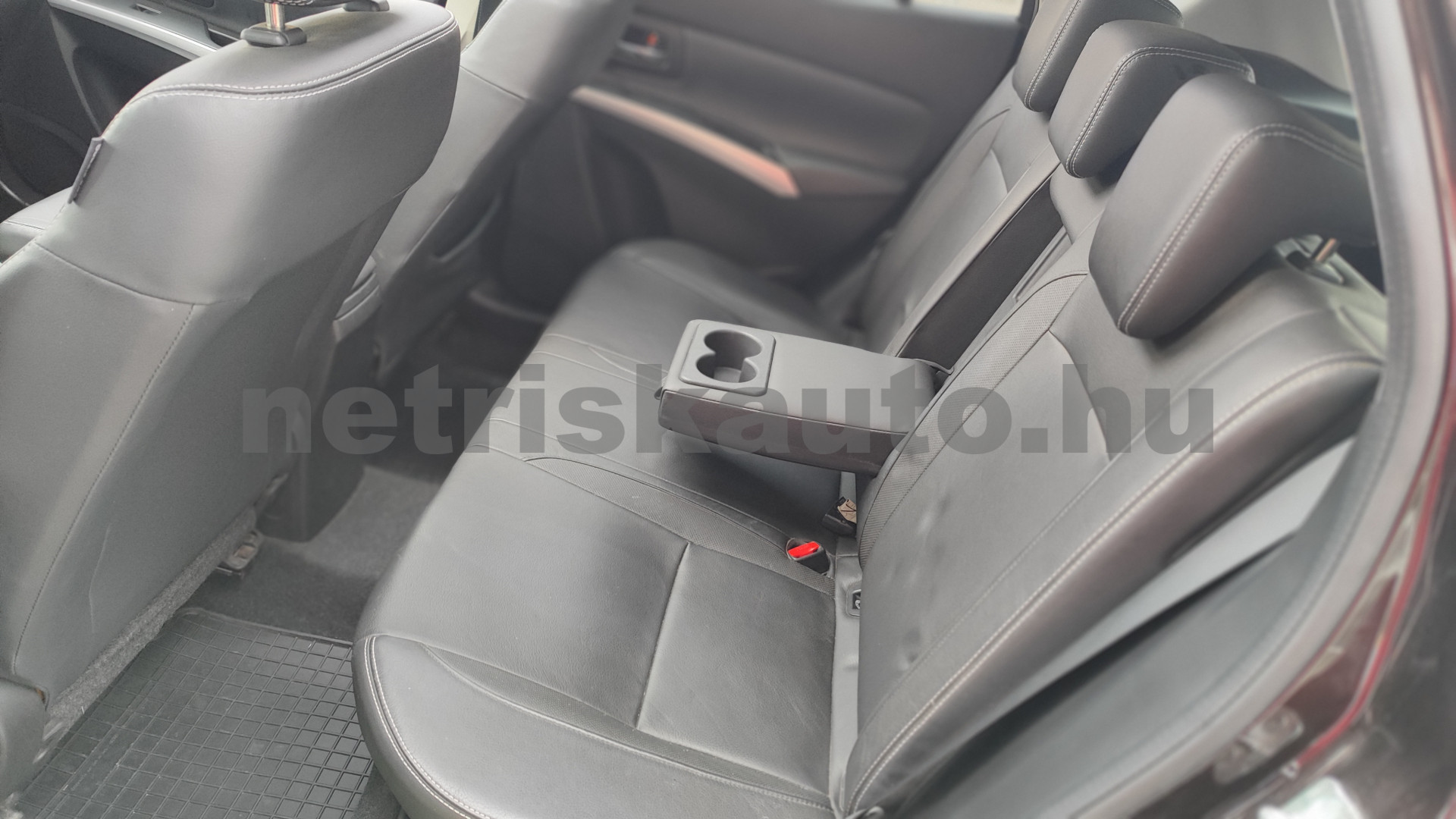 SUZUKI SX4 S-Cross 1.6 DDiS GLX 4WD napfénytető, EASS személygépkocsi - 1598cm3 Diesel 121293 10/12