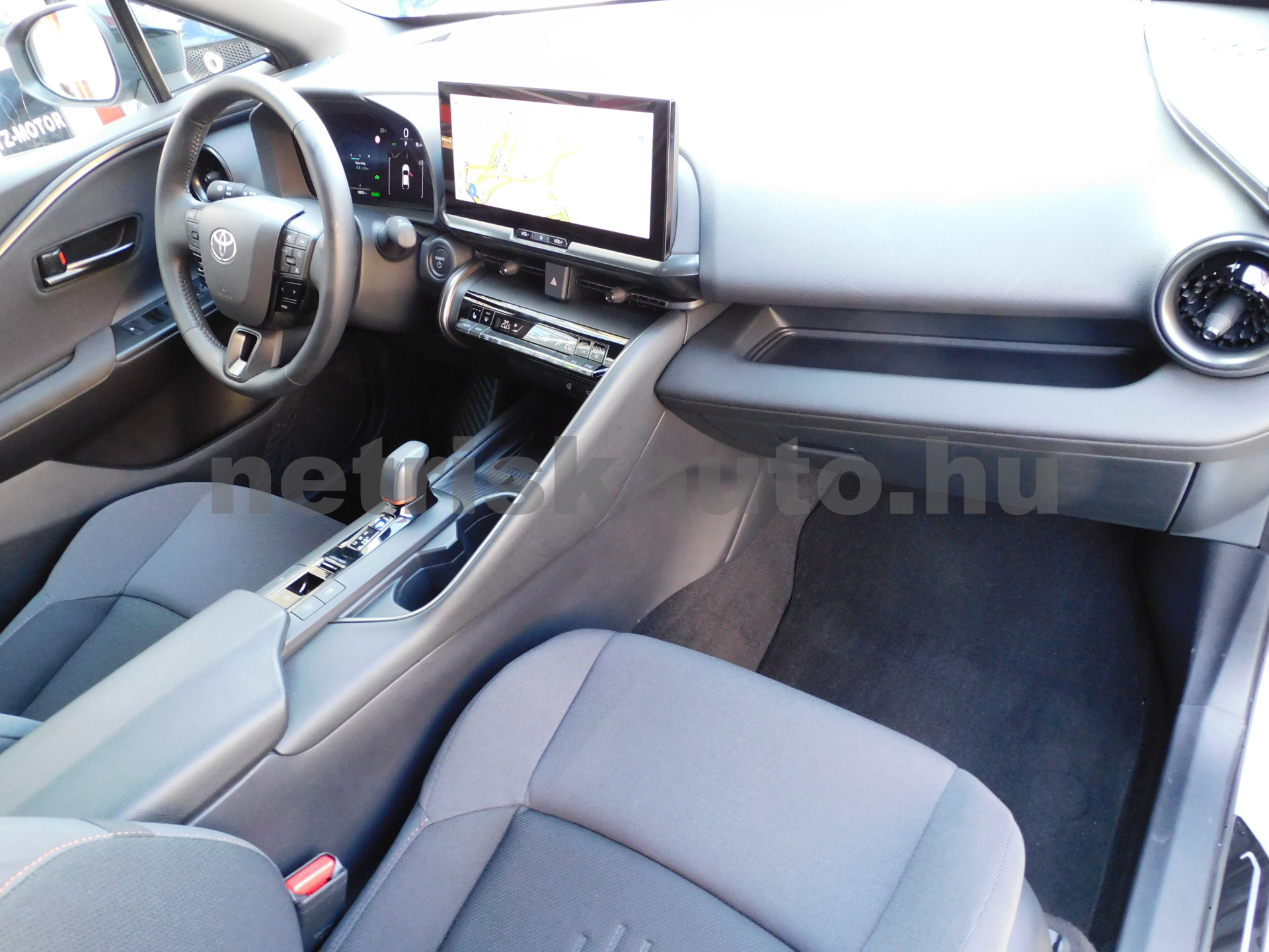 TOYOTA C-HR 1.8 Hybrid Style e-CVT személygépkocsi - 1798cm3 Hybrid 121244 7/12