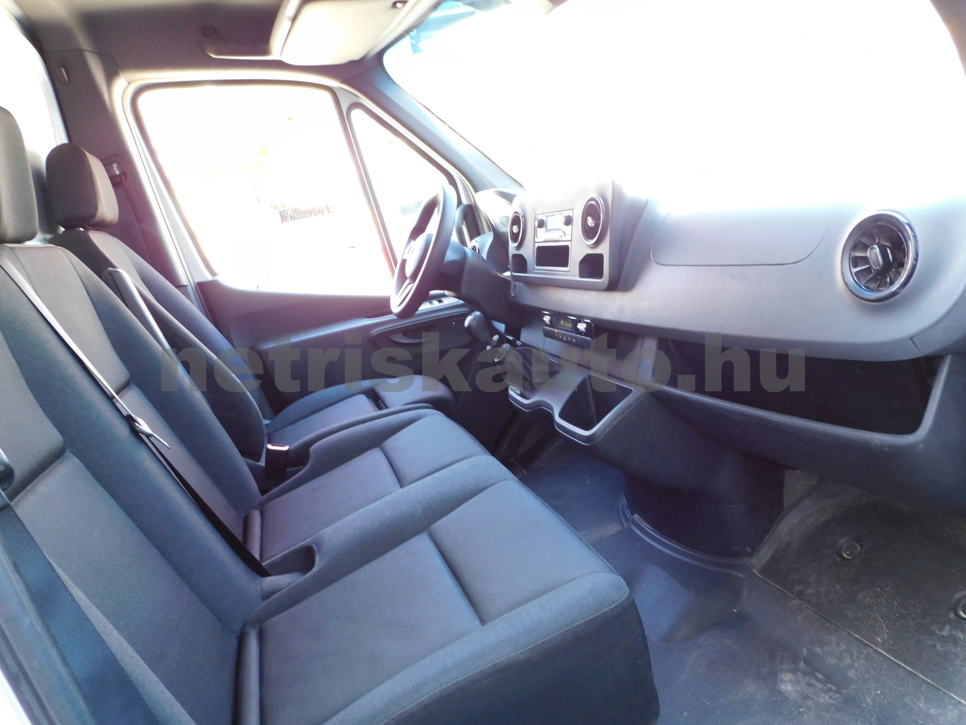 MERCEDES-BENZ Sprinter 317 CDI 907.131.13 tehergépkocsi 3,5t össztömegig - 1950cm3 Diesel 121200 10/12