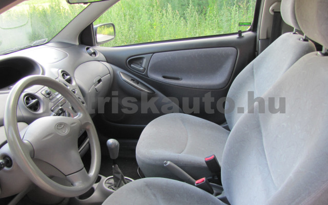 TOYOTA Yaris 1.3 Linea Sol személygépkocsi - 1299cm3 Benzin 120321 10/10