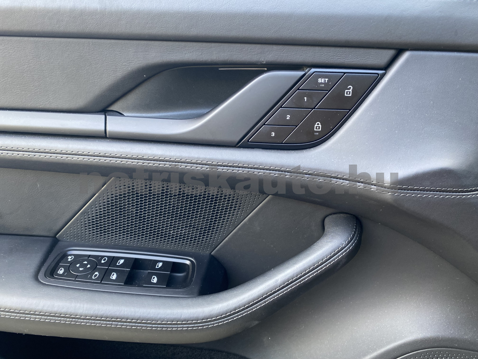 PORSCHE Taycan Taycan 4 Cross Turismo személygépkocsi - cm3 Kizárólag elektromos 121572 5/12