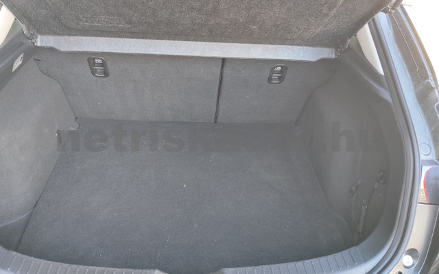 MAZDA Mazda 3 2.2 D Challenge személygépkocsi - 2191cm3 Diesel 121376 11/12