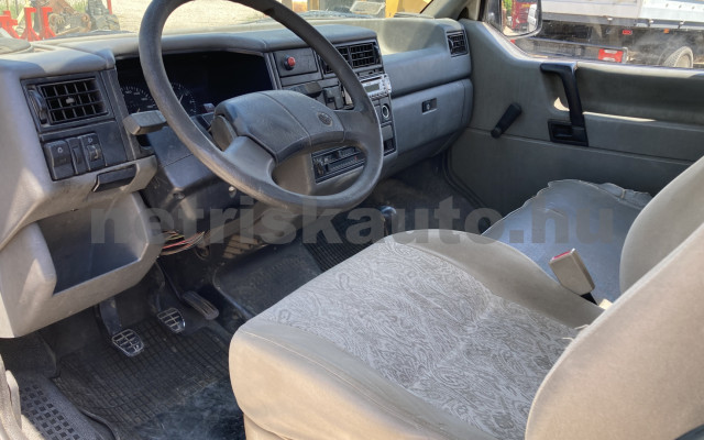 VW Transporter 2.4 70E 1F5 F tehergépkocsi 3,5t össztömegig - 2370cm3 Diesel 121511 7/8