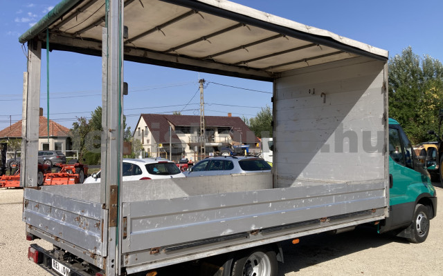 IVECO 35 35 C 16 4100 Aut. tehergépkocsi 3,5t össztömegig - 2287cm3 Diesel 121578 3/8