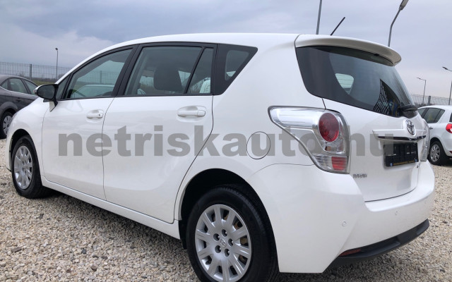TOYOTA Corolla Verso/Verso 1.6 D-4D Active személygépkocsi - 1598cm3 Diesel 119938 5/12