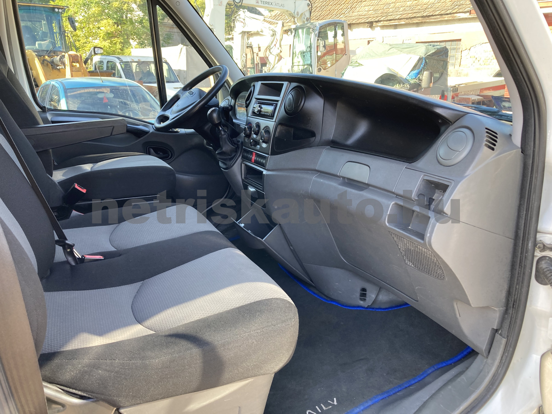 IVECO 35 35 S 13 V 3300 H2 tehergépkocsi 3,5t össztömegig - 2287cm3 Diesel 120445 10/10