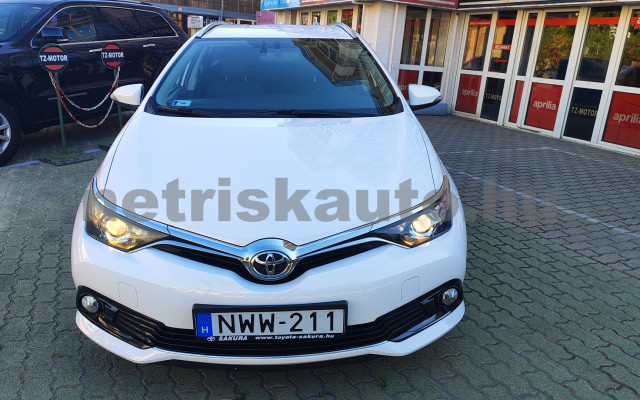 TOYOTA Auris 1.6 Active Comfort személygépkocsi - 1598cm3 Benzin 121525 3/12