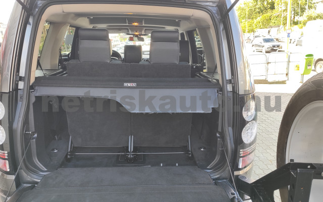 LAND ROVER Discovery 3.0 SDV6 HSE Aut. [7 személy] személygépkocsi - 2993cm3 Diesel 121499 11/12