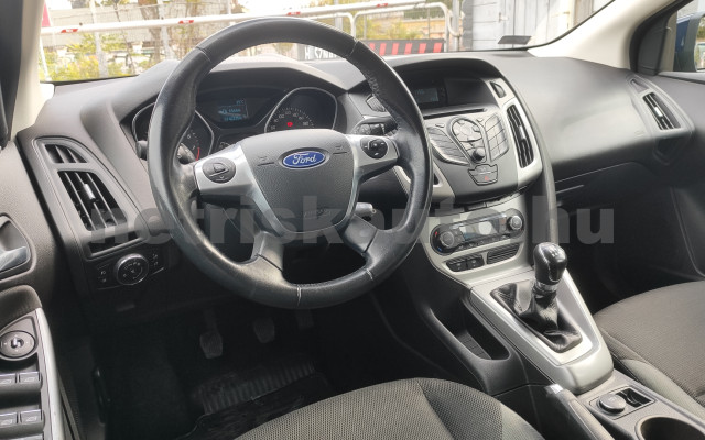 FORD Focus 1.6 Ti-VCT Trend személygépkocsi - 1596cm3 Benzin 121616 6/12