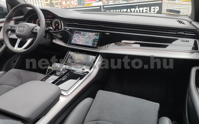 AUDI Q8 55 TFSI quattro tiptronic személygépkocsi - 2995cm3 Hybrid 121360 8/12