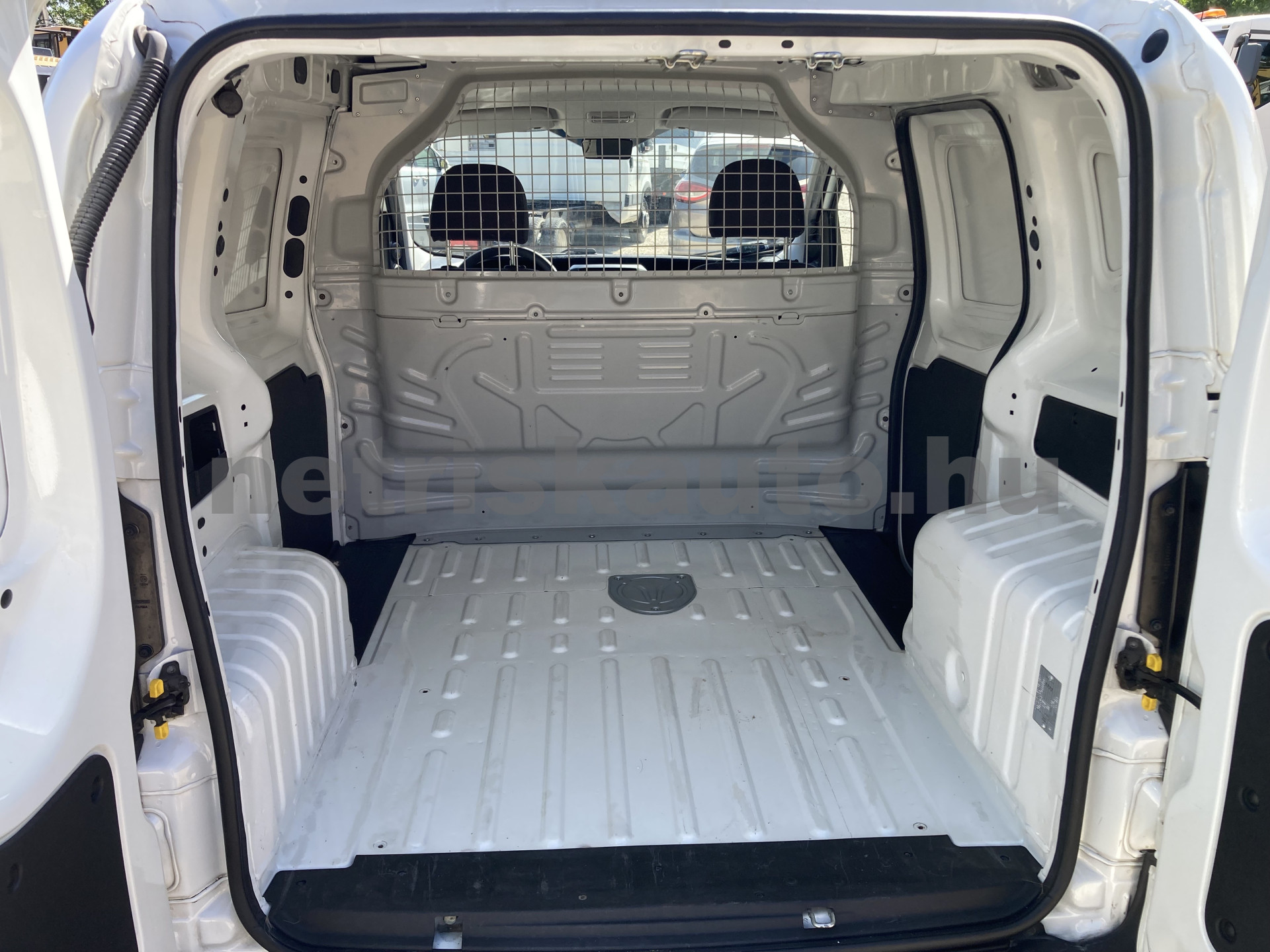 PEUGEOT Bipper 1.3 HDi Access E5+ tehergépkocsi 3,5t össztömegig - 1248cm3 Diesel 121558 8/9