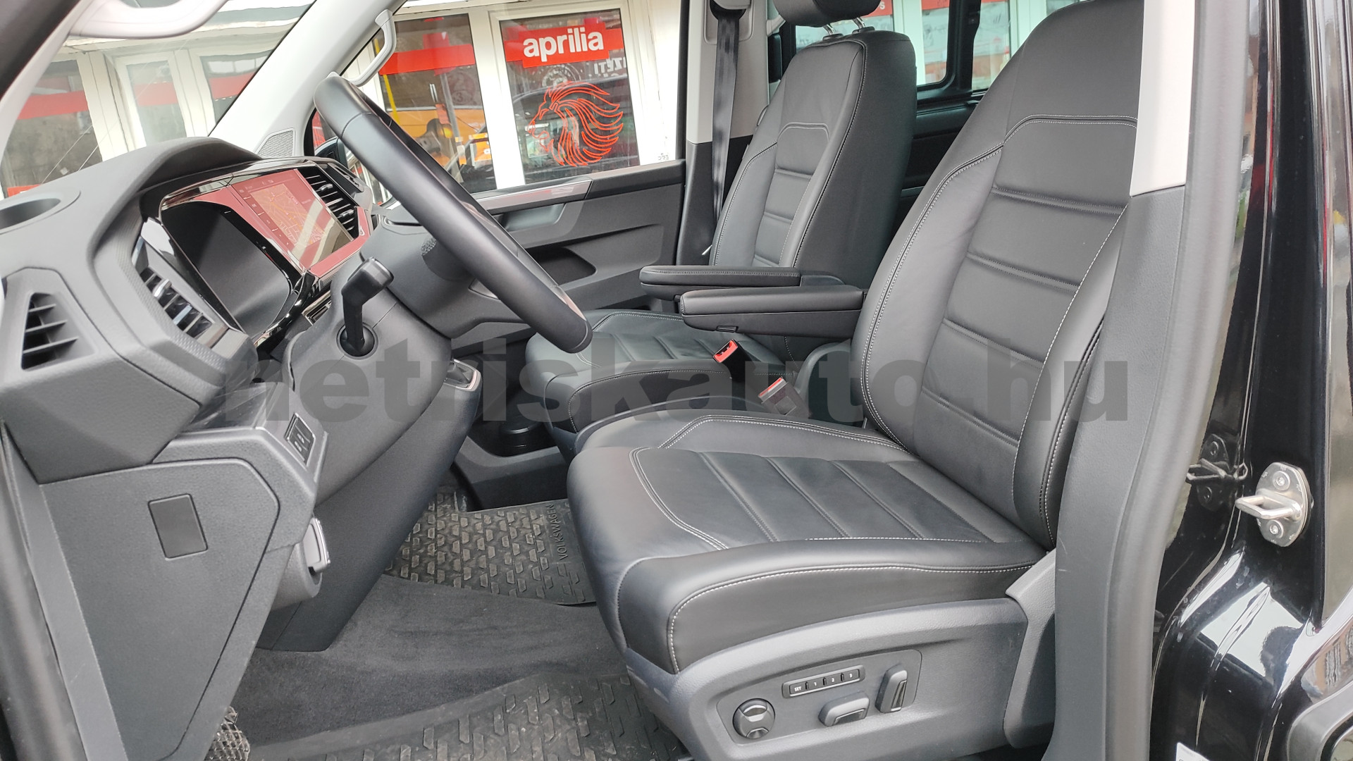 VW Transporter 2.0 TDI T6.1 Highline 4M DSG tehergépkocsi 3,5t össztömegig - 1968cm3 Diesel 121393 4/12