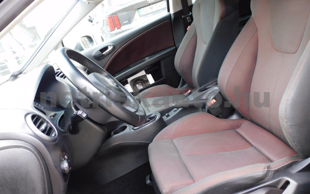 SEAT Leon 2.0 TFSI Stylance Sport személygépkocsi - 1984cm3 Benzin 120034 5/12