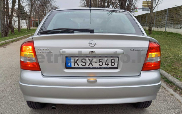 OPEL Astra 1.4 16V Classic II Optima személygépkocsi - 1364cm3 Benzin 120086 9/39