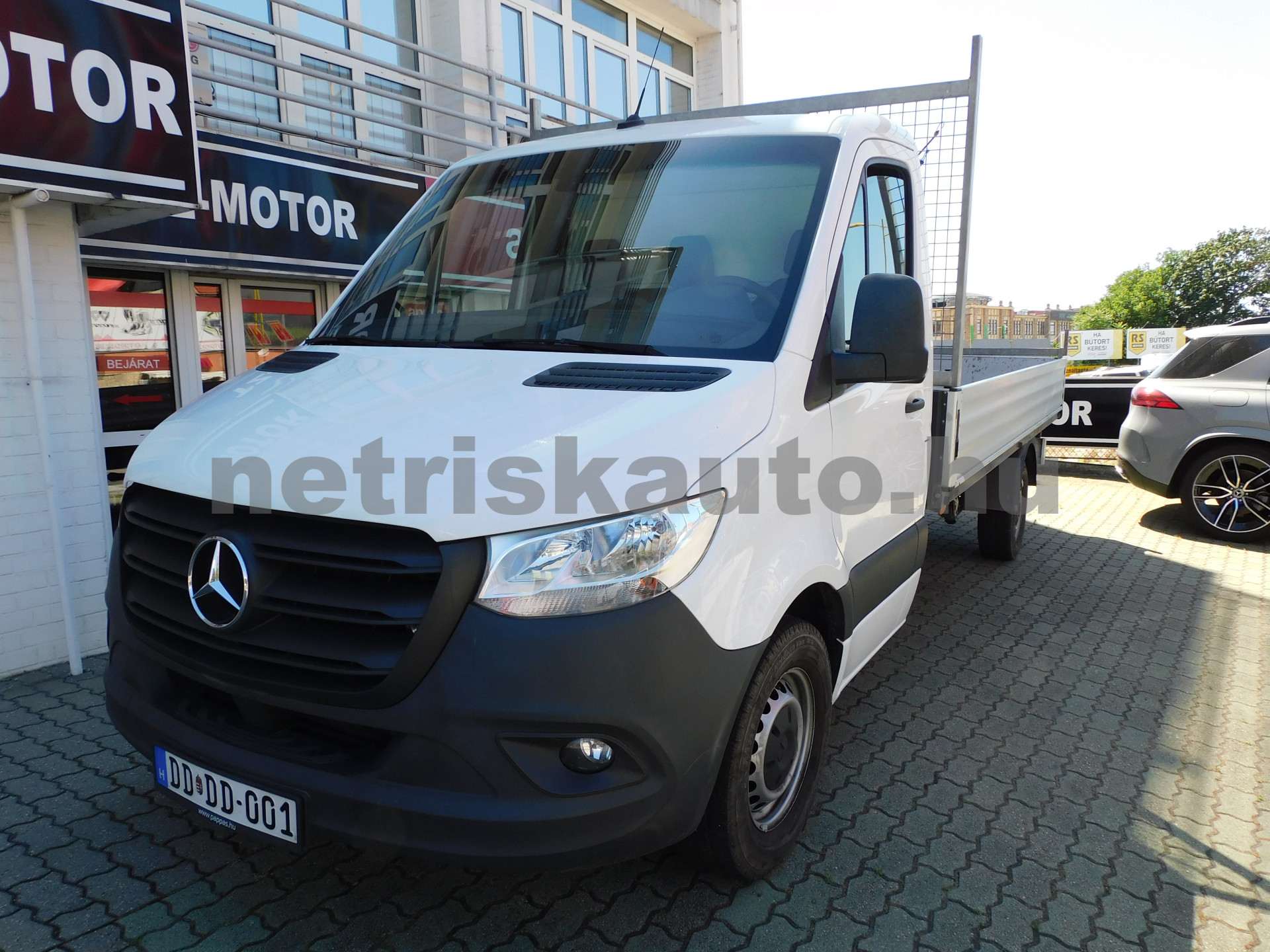 MERCEDES-BENZ Sprinter 317 CDI 907.131.13 tehergépkocsi 3,5t össztömegig - 1950cm3 Diesel 121200 11/12