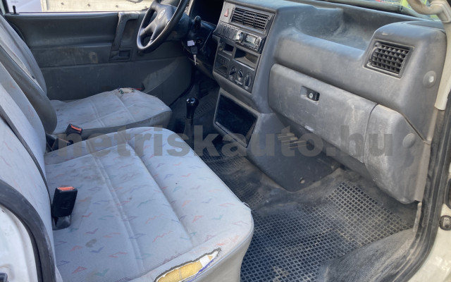 VW Transporter 2.4 7DM 1Z2 F tehergépkocsi 3,5t össztömegig - 2370cm3 Diesel 121594 8/9