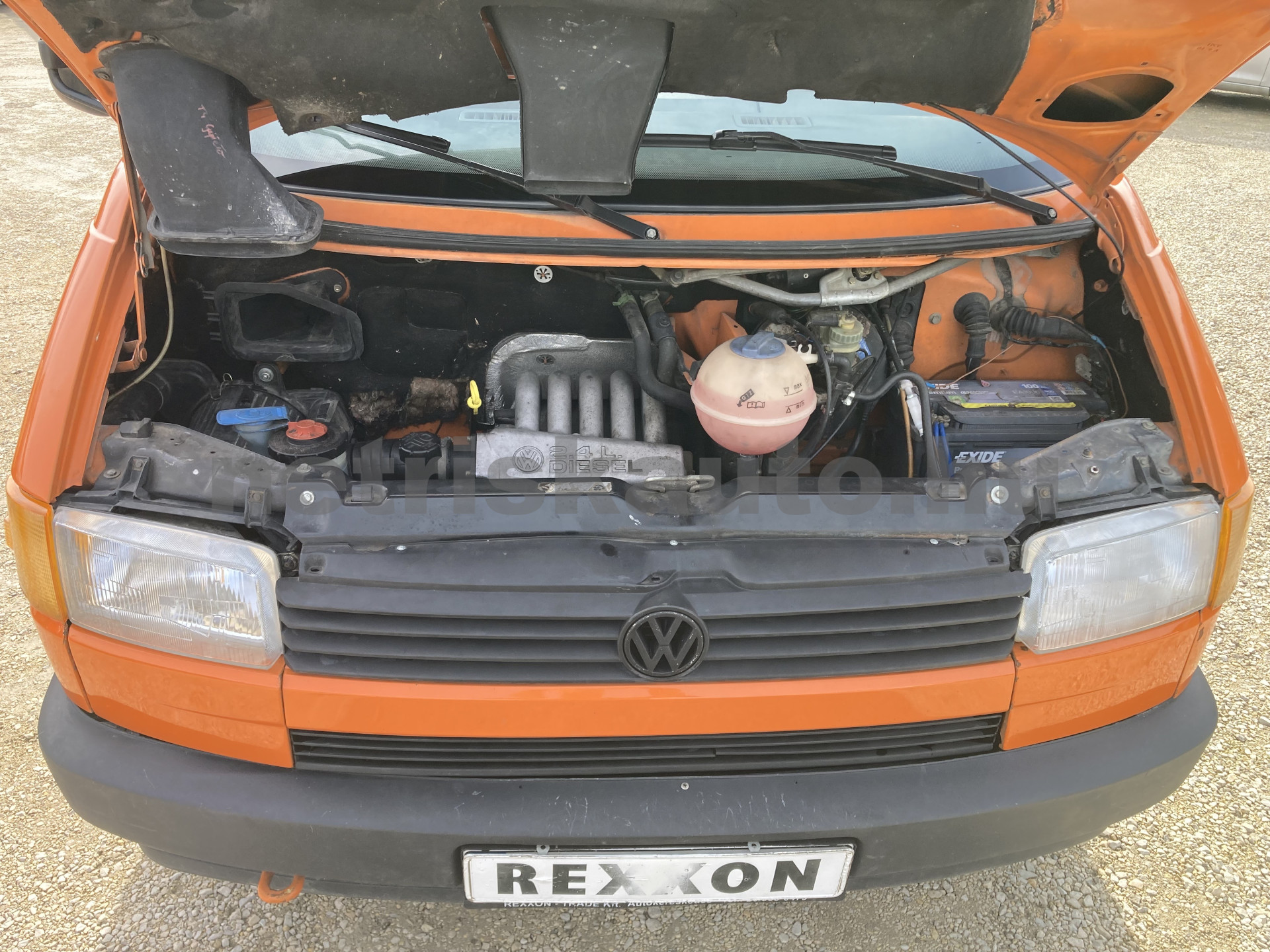 VW Transporter 2.4 70M 1F2 F tehergépkocsi 3,5t össztömegig - 2370cm3 Diesel 121389 5/9