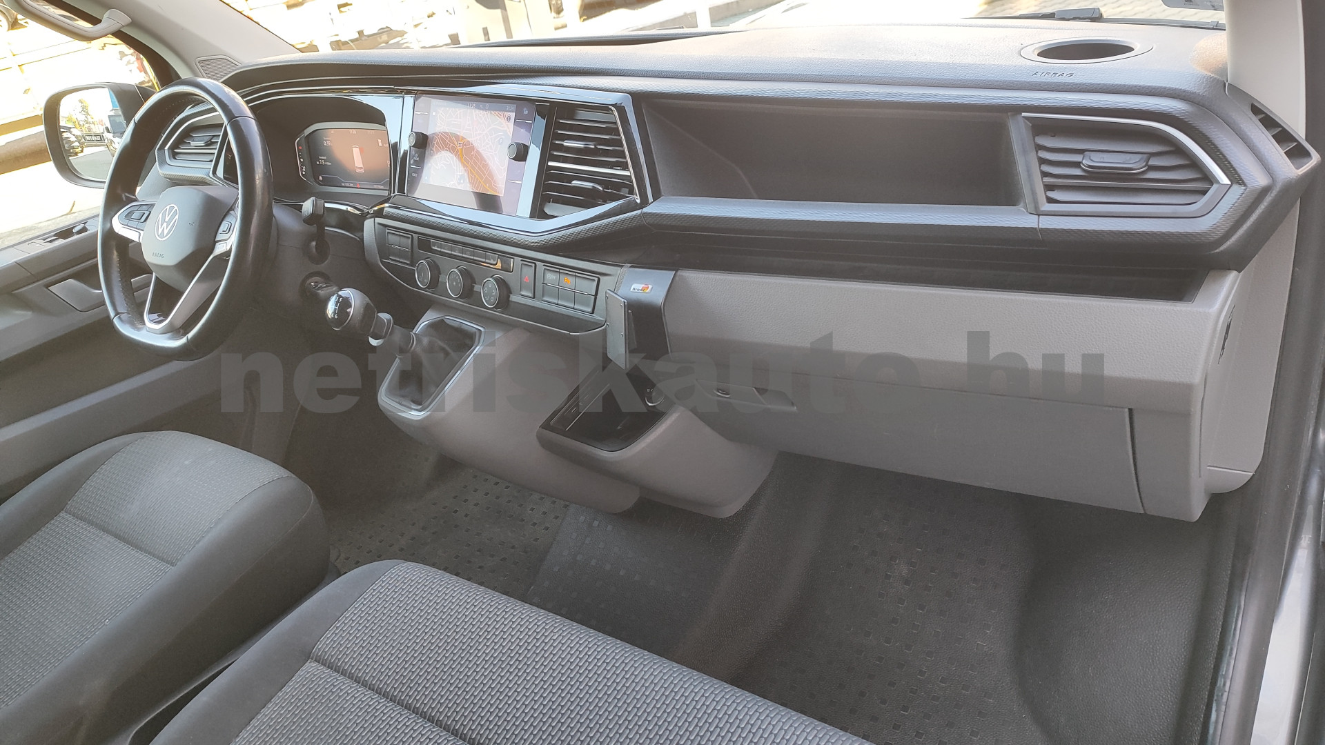 VW Transporter 2.0 TDi T6.1 RT (3 sz.) tehergépkocsi 3,5t össztömegig - 1968cm3 Diesel 121609 7/12