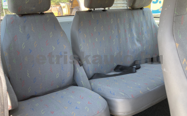 VW TRANSPORTER T4 2.5 7DB 1T2 HOSSZÚ 9 FŐS BUSZ,MAGYAR,GYORSAN ELVIHETŐ személygépkocsi - 2459cm3 Diesel 121542 9/10