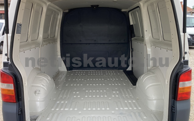 VW Transporter 1.9 TDI tehergépkocsi 3,5t össztömegig - 1896cm3 Diesel 121515 8/9