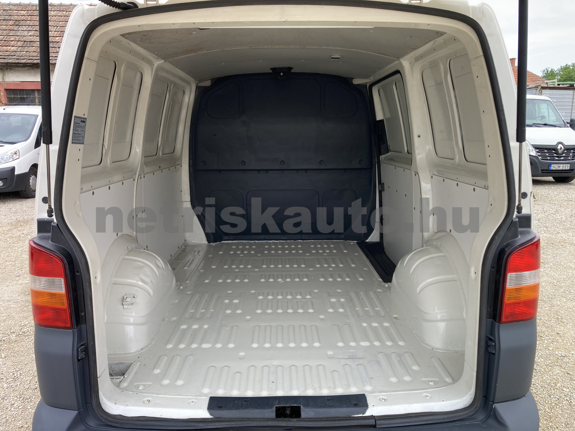 VW Transporter 1.9 TDI tehergépkocsi 3,5t össztömegig - 1896cm3 Diesel 121515 8/9