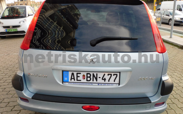 PEUGEOT 206 1.4 Presence személygépkocsi - 1360cm3 Benzin 120454 12/12