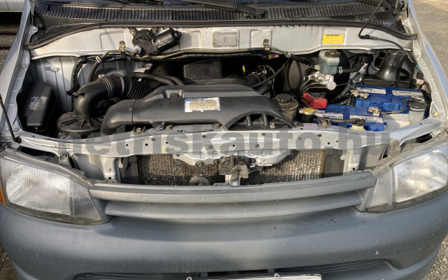 TOYOTA Hi-Ace 2.4 D Panel Van tehergépkocsi 3,5t össztömegig - 2446cm3 Diesel 121356 5/10