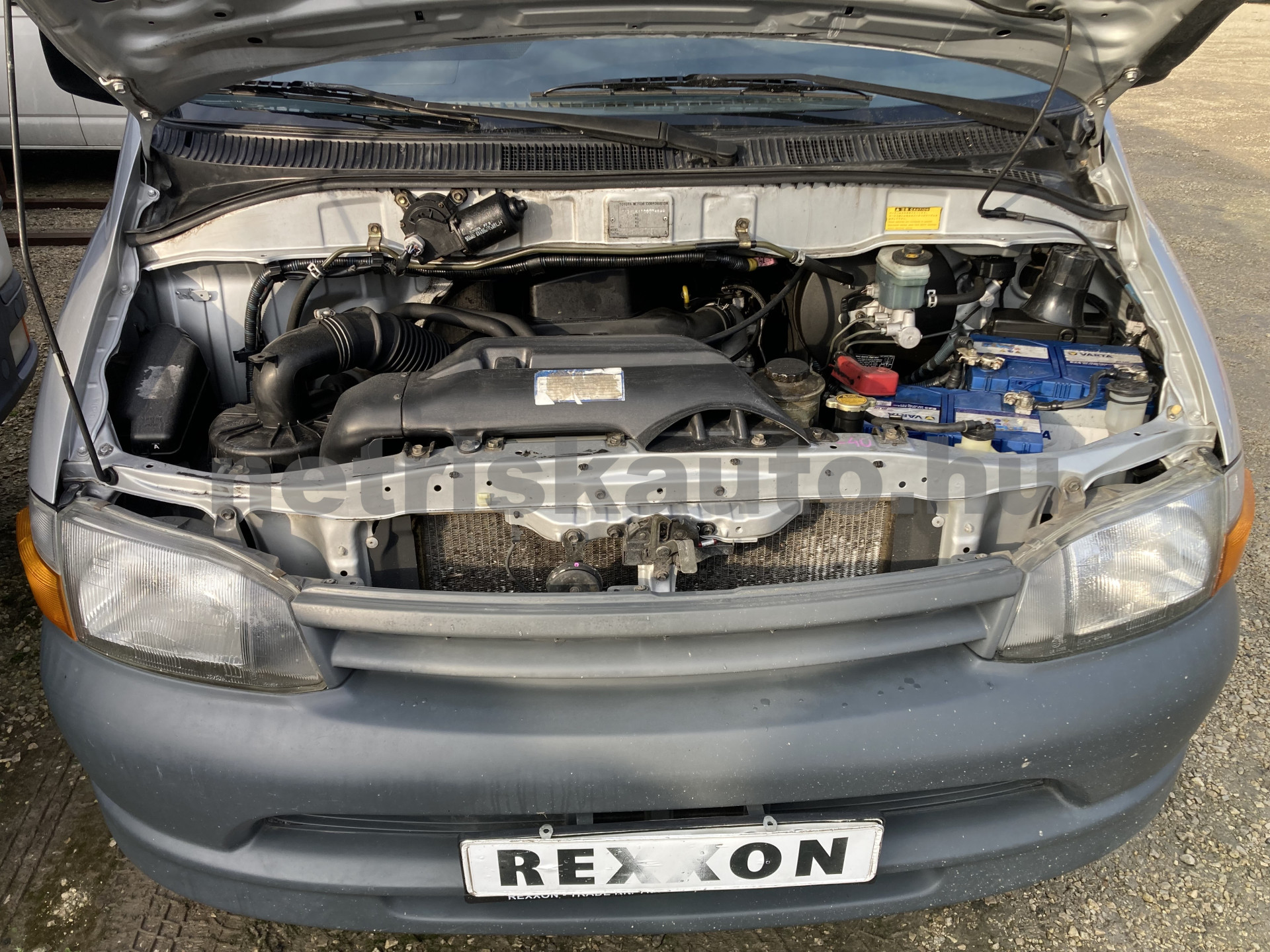 TOYOTA Hi-Ace 2.4 D Panel Van tehergépkocsi 3,5t össztömegig - 2446cm3 Diesel 121356 5/10