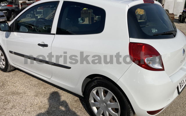RENAULT Clio III 1.5 dCi Société MAGYAR,MEGKÍMÉLT tehergépkocsi 3,5t össztömegig - 1461cm3 Diesel 120144 2/8