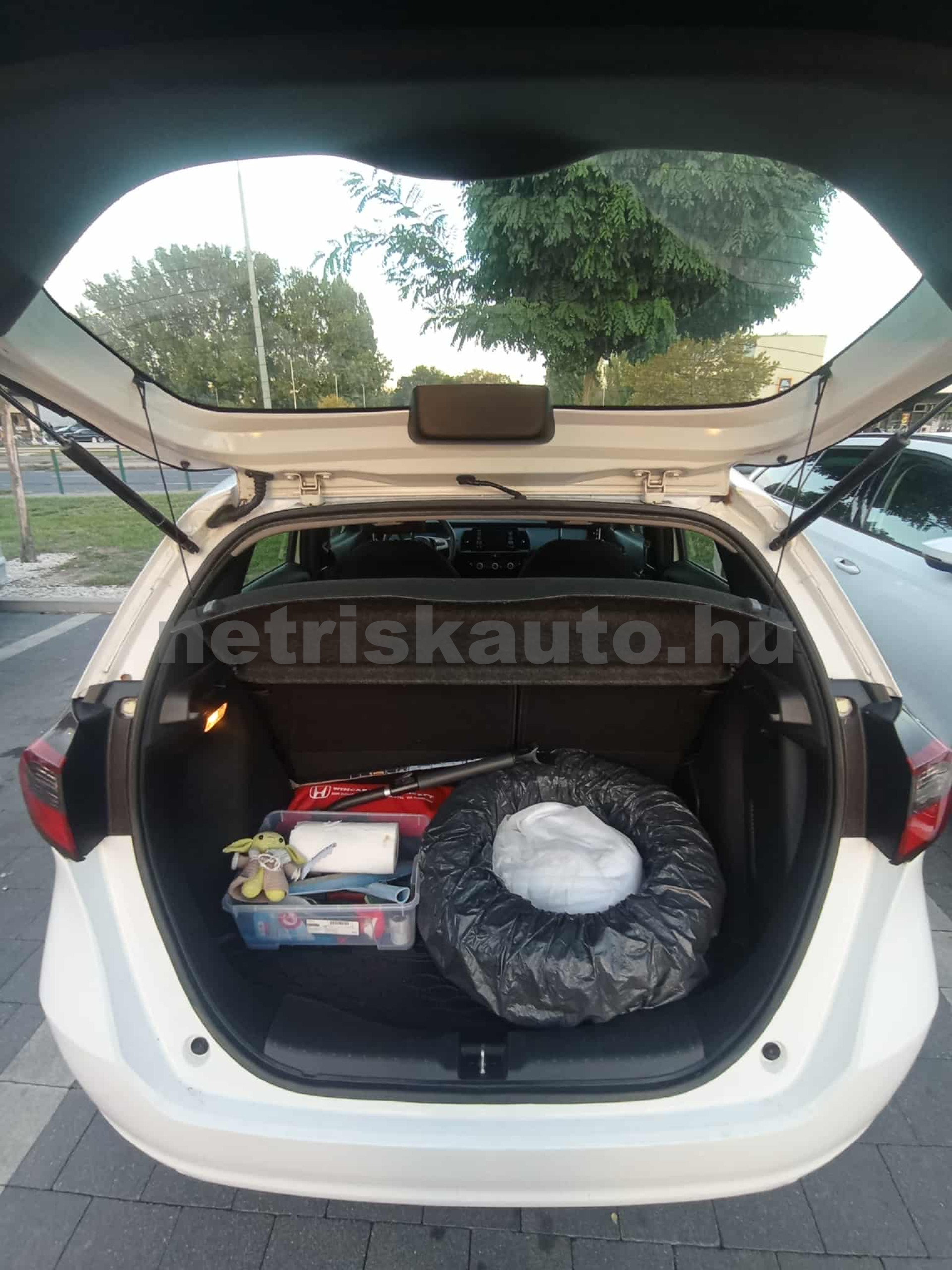 HONDA Jazz 1.5 i-MMD Hybrid Comfort eCVT személygépkocsi - 1498cm3 Hybrid 121286 11/12