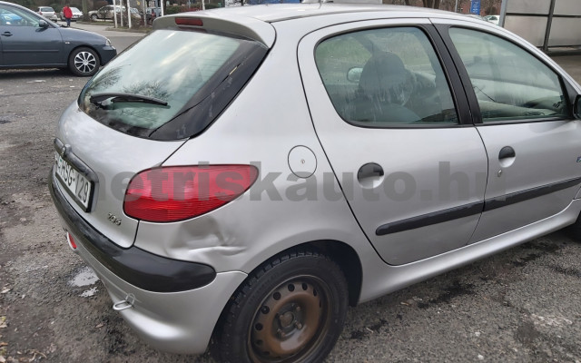 PEUGEOT 206 1.4 Mistral személygépkocsi - 1360cm3 Benzin 120088 4/6