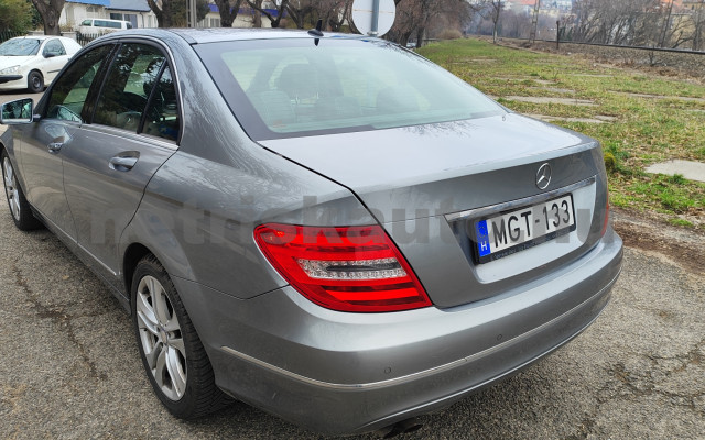 MERCEDES-BENZ C-osztály C 180 BlueEFFICIENCY Avantgarde Aut személygépkocsi - 1595cm3 Benzin 121402 2/12