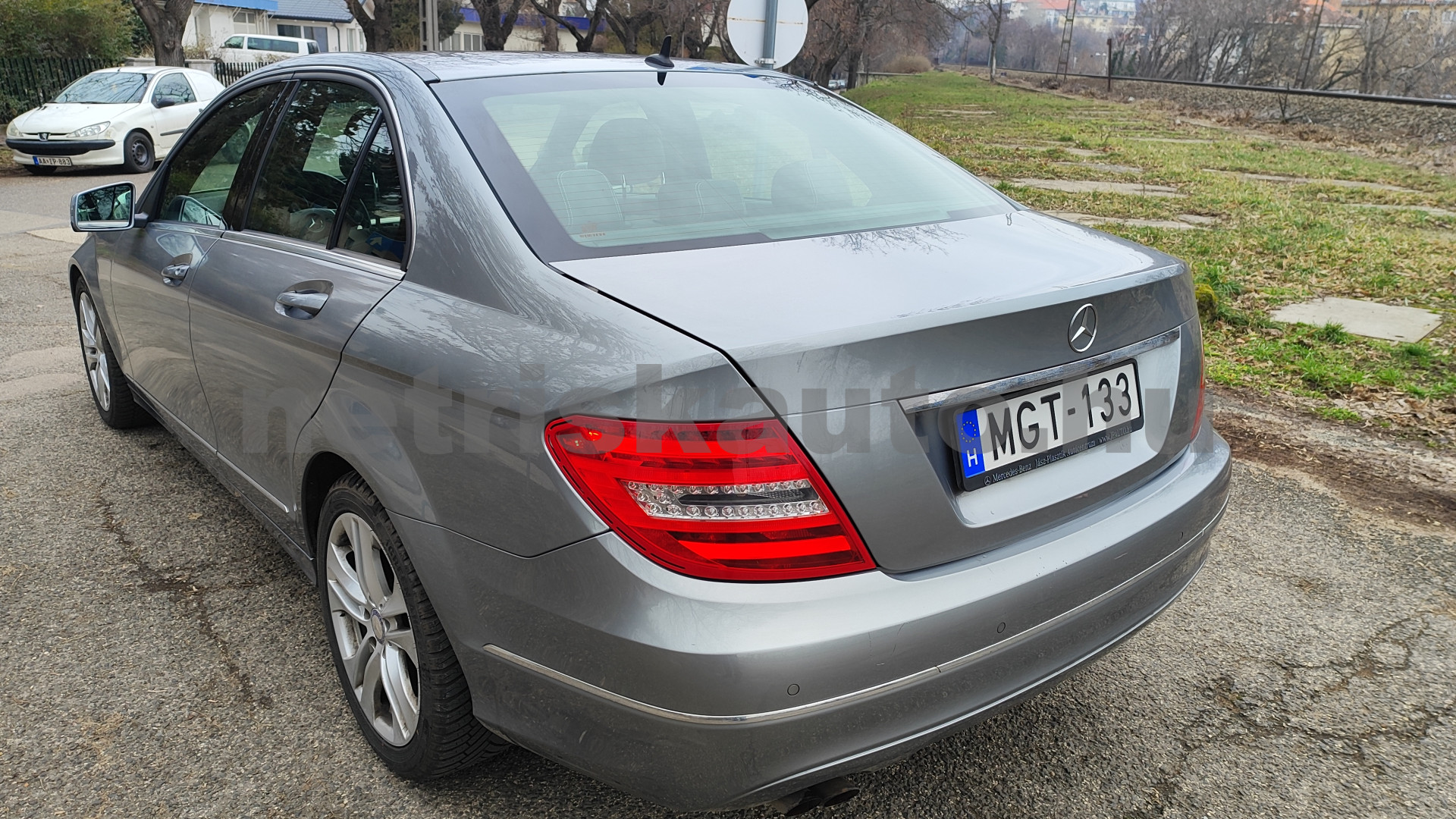 MERCEDES-BENZ C-osztály C 180 BlueEFFICIENCY Avantgarde Aut személygépkocsi - 1595cm3 Benzin 121402 2/12