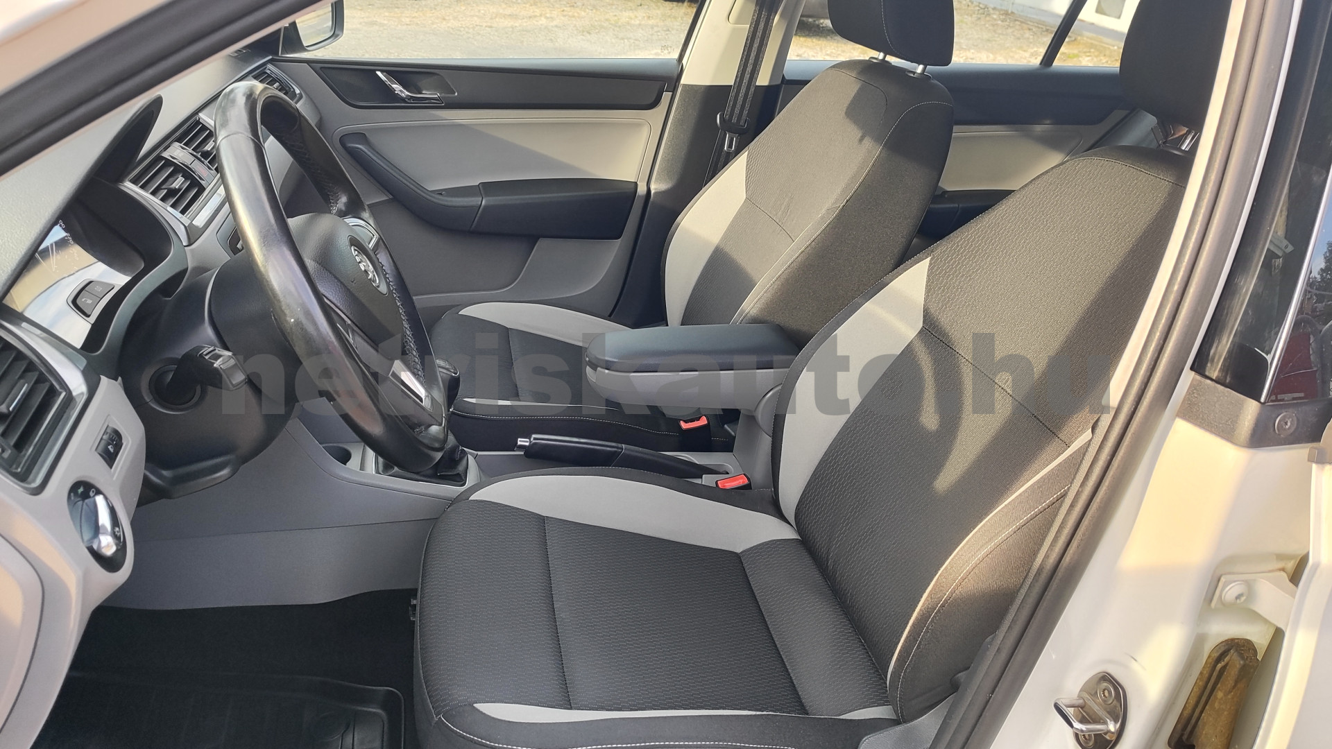 SKODA Rapid 1.2 TSI Ambition személygépkocsi - 1197cm3 Benzin 121475 5/12