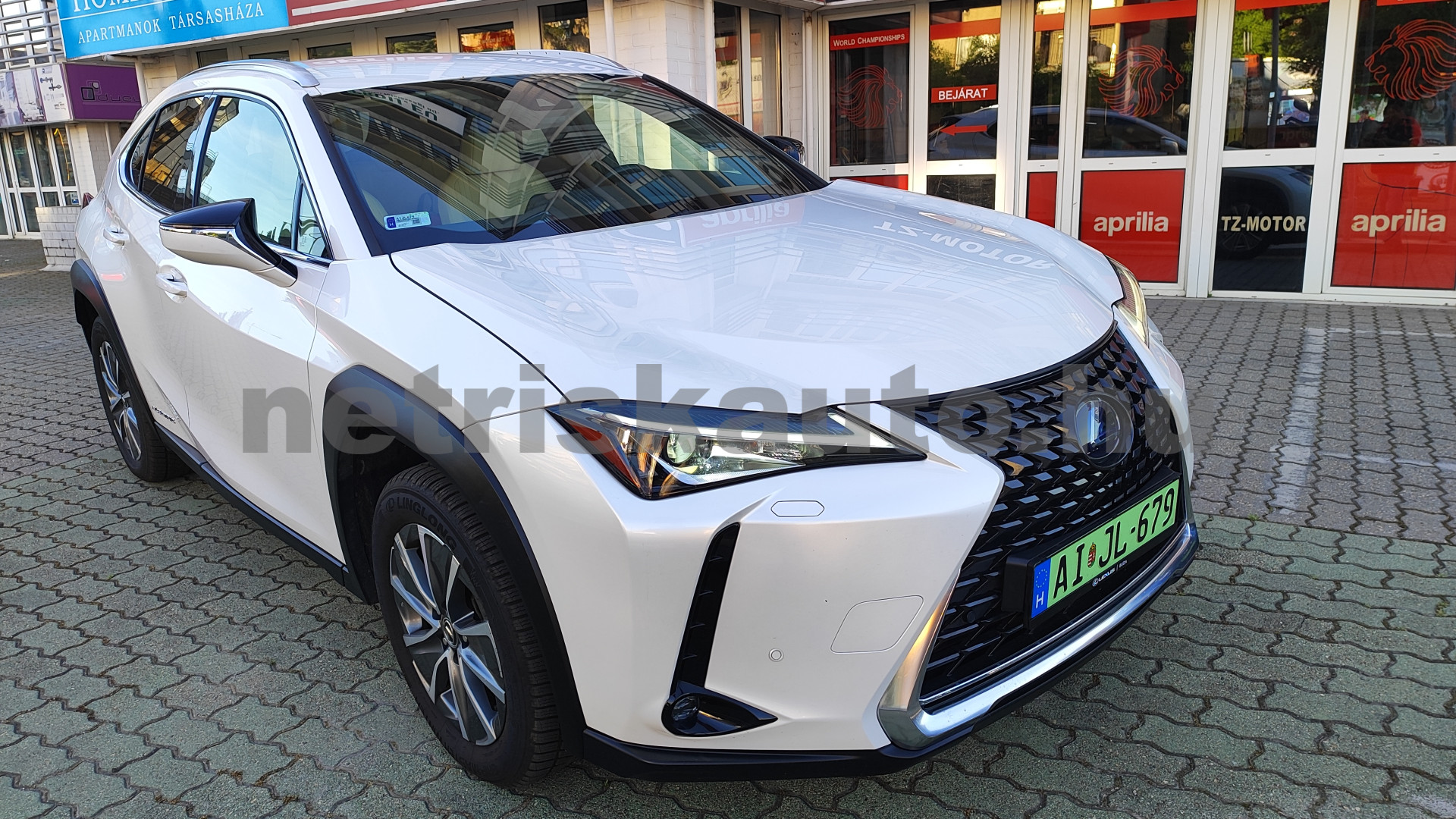 LEXUS UX személygépkocsi - cm3 Kizárólag elektromos 121462 1/12