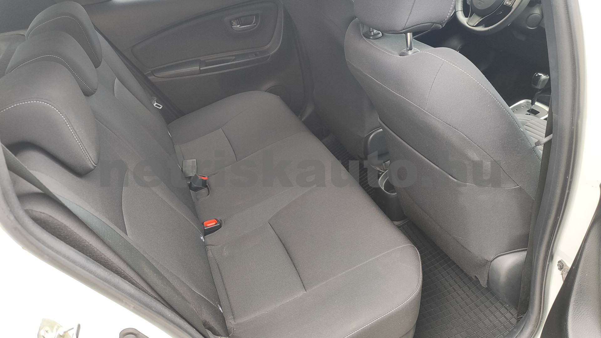 TOYOTA Yaris 1.5 VVT-i Hybrid Sel. W. e-CVT személygépkocsi - 1497cm3 Hybrid 121528 9/12