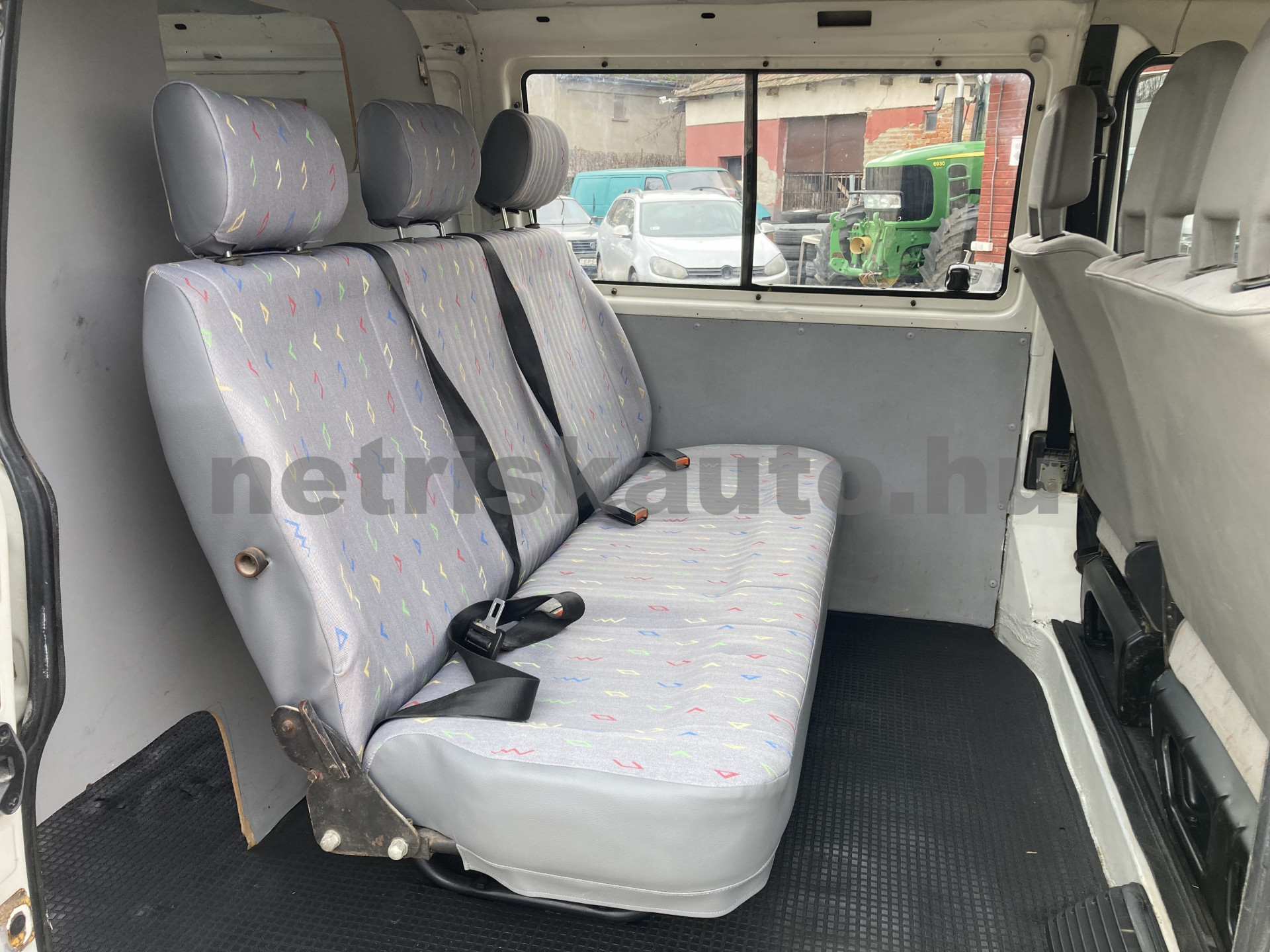 VW Transporter 2.4 Mixto tehergépkocsi 3,5t össztömegig - 2370cm3 Diesel 121377 8/9