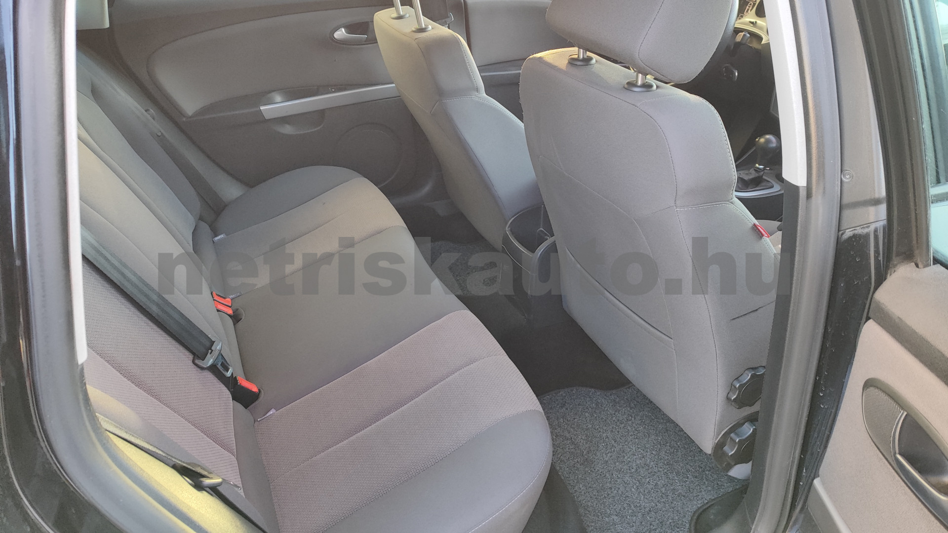 SEAT Leon 1.6 CR TDI Style DSG személygépkocsi - 1598cm3 Diesel 121363 8/11