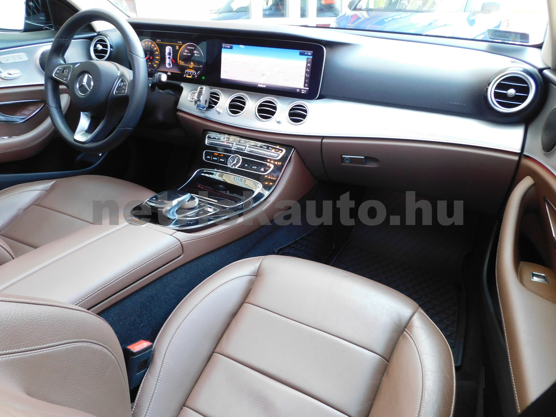 MERCEDES-BENZ E-osztály E 350 d 4Matic 9G-TRONIC személygépkocsi - 2987cm3 Diesel 121169 10/12