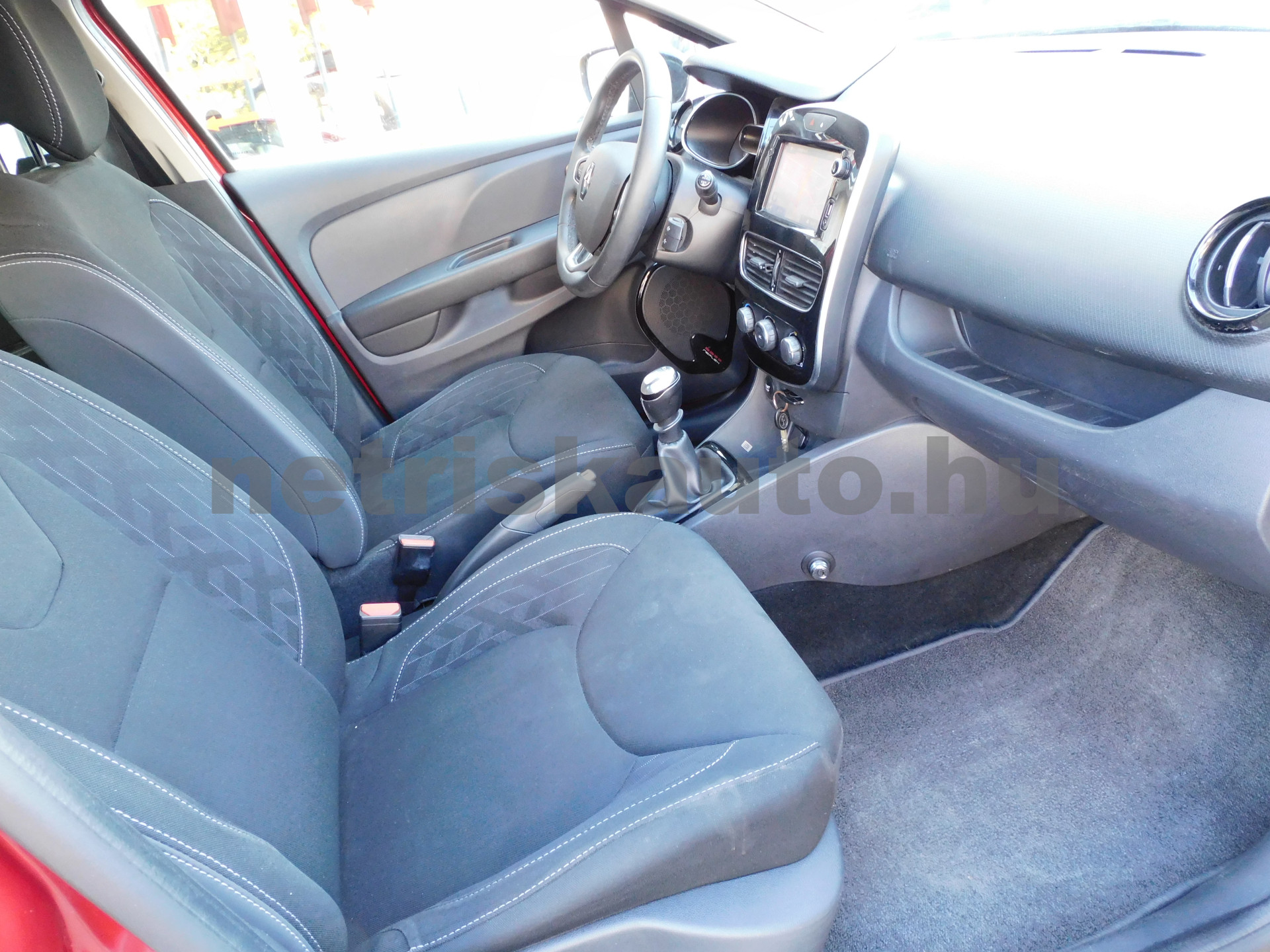 RENAULT Clio 1.2 TCe Limited személygépkocsi - 1197cm3 Benzin 121238 8/12