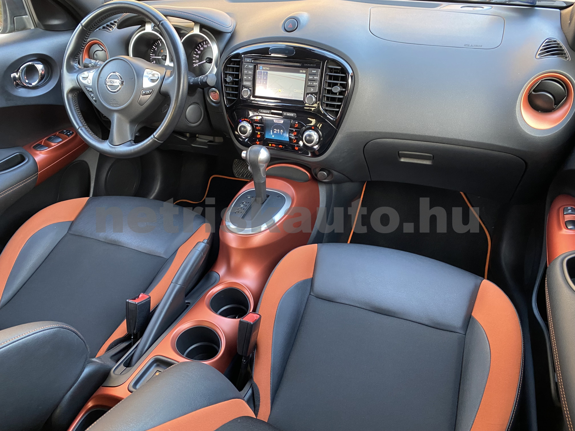 NISSAN Juke 1.6 Tekna Xtronic személygépkocsi - 1598cm3 Benzin 121407 8/12