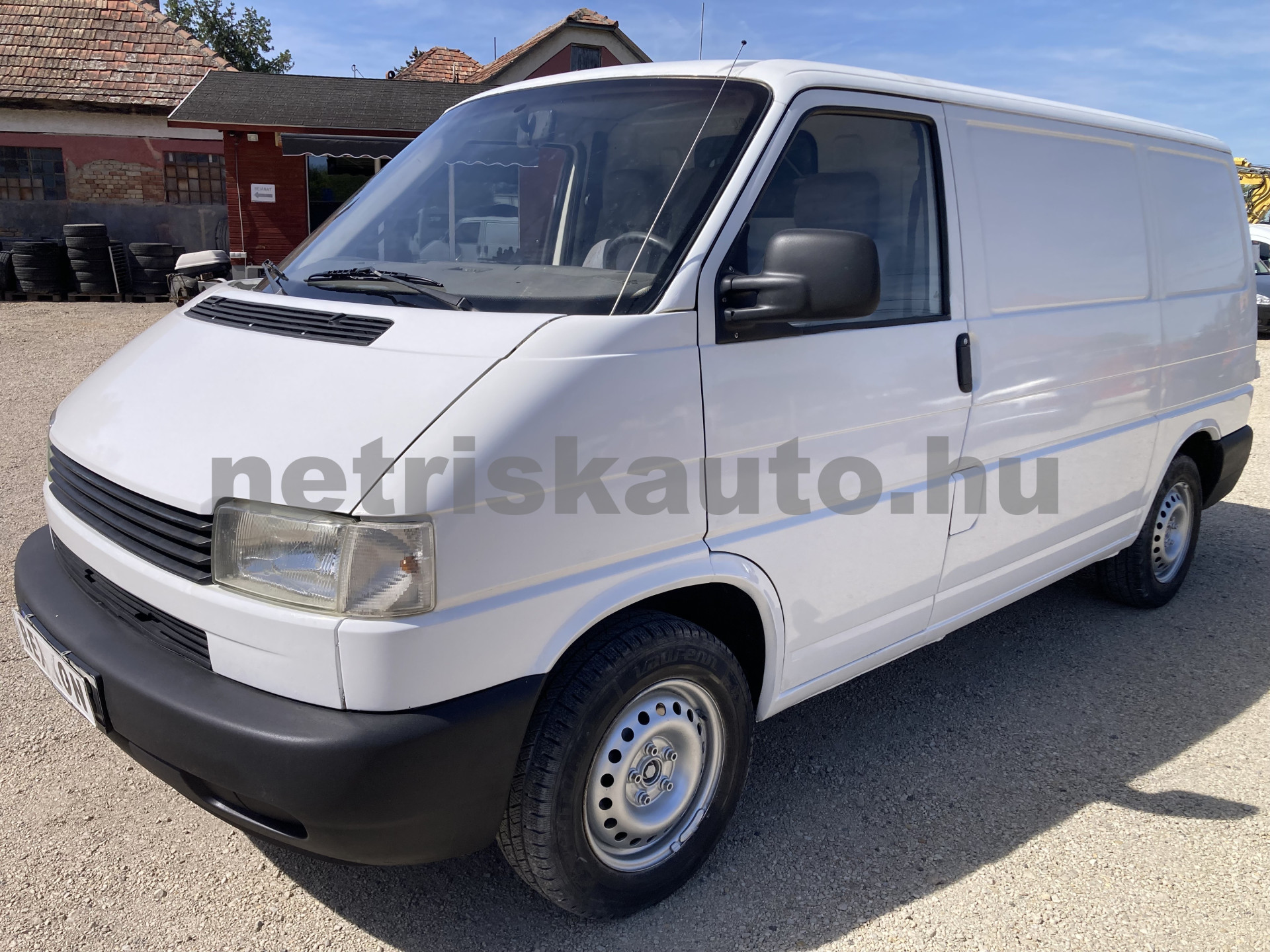 VW Transporter 2.5 7DA 1T2 tehergépkocsi 3,5t össztömegig - 2461cm3 Diesel 121574 2/9