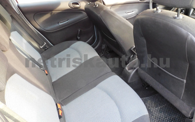 PEUGEOT 206 1.4 Presence személygépkocsi - 1360cm3 Benzin 120454 9/12
