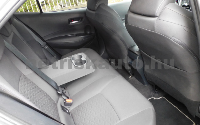 TOYOTA Corolla 2.0 Hybrid Comfort e-CVT személygépkocsi - 1987cm3 Hybrid 120401 10/12