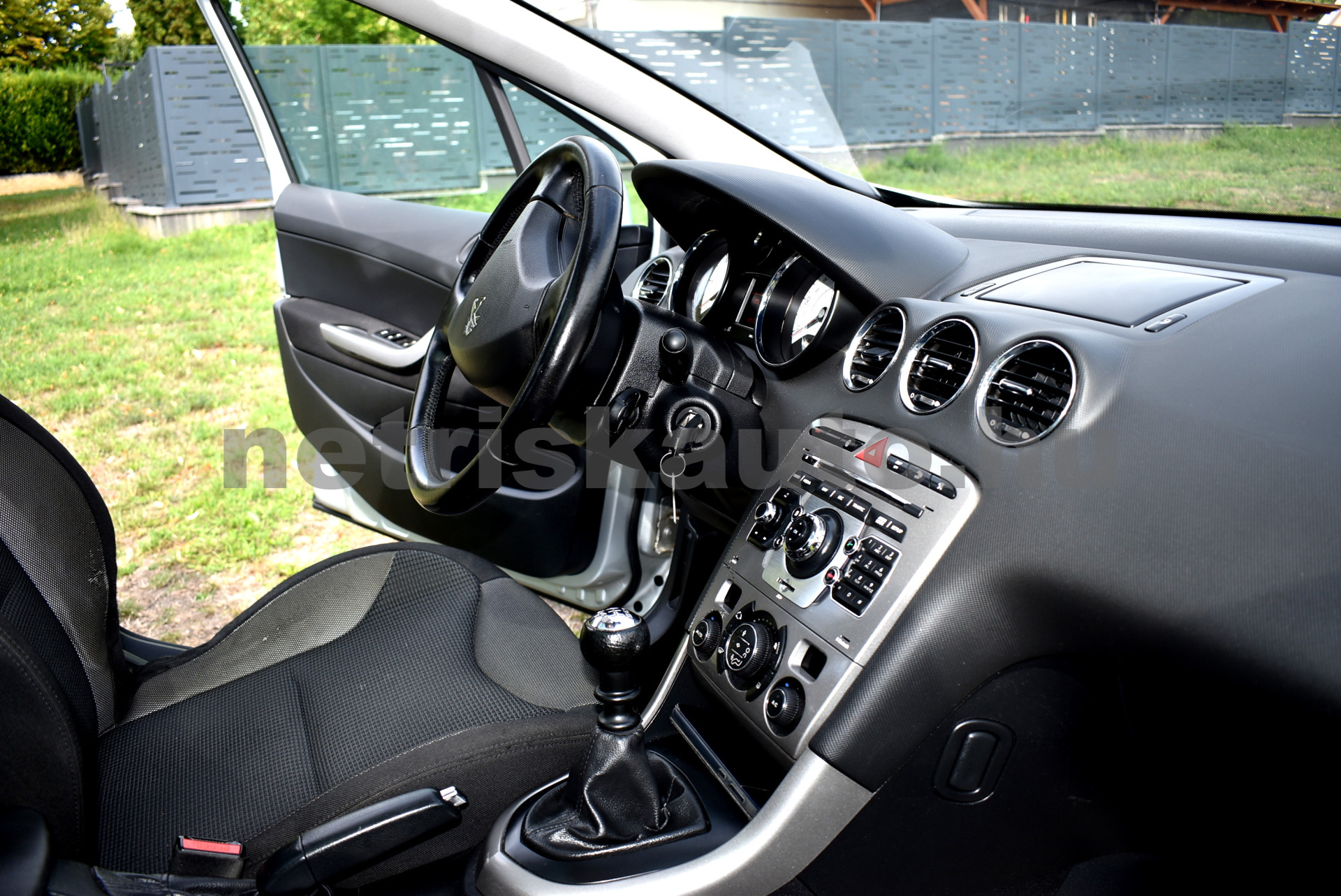 PEUGEOT 308 1.6 e-HDi Access személygépkocsi - 1560cm3 Diesel 121258 8/11