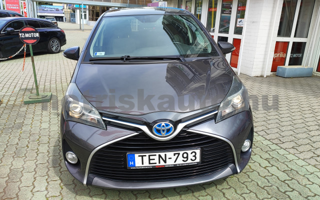 TOYOTA Yaris 1.5 HSD Active Aut. személygépkocsi - 1497cm3 Hybrid 121440 3/12