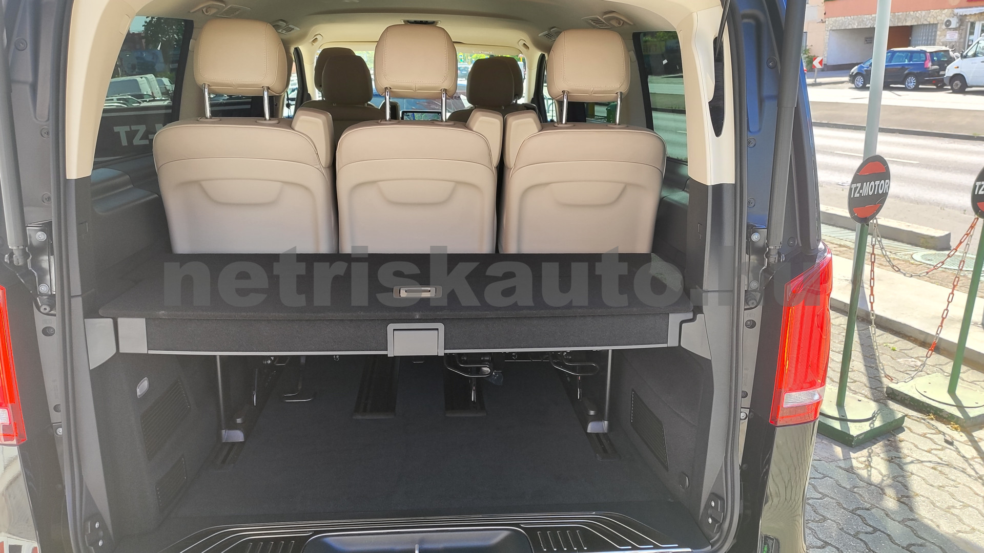 MERCEDES-BENZ V-osztály V 250 BlueTec/d L Aut. 7sz tehergépkocsi 3,5t össztömegig - 1950cm3 Diesel 121459 9/12