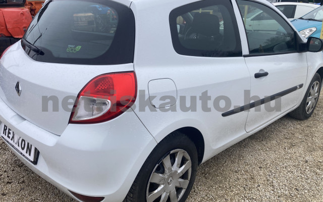 RENAULT Clio 1.5 dCi Authentique tehergépkocsi 3,5t össztömegig - 1461cm3 Diesel 120000 3/8