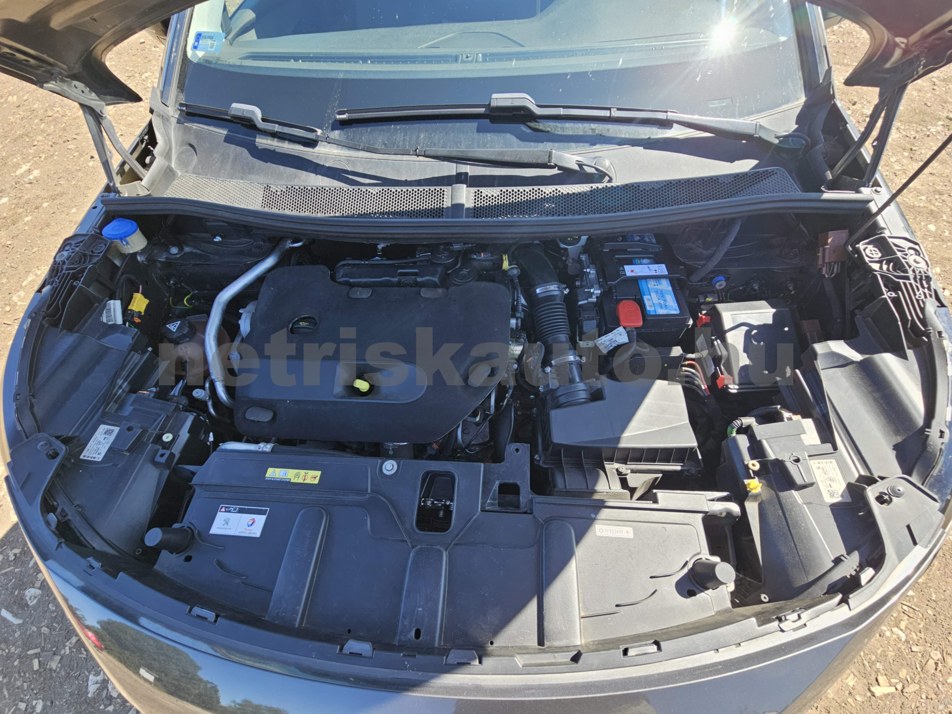 PEUGEOT 5008 2.0 BlueHDi Allure Pack EAT8 (7 sz személygépkocsi - 1997cm3 Diesel 121562 11/11